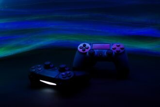Gráficos Ultra-Realistas: Até Onde a Nova Geração de Jogos Pode Chegar em 2026? game console, sony, video games, lights, neon, freezelight, gamepad, joystick, console, ps4, xbox, dark, joysticks, playstation, controller, play, game, technology, fun, gamer, games, leisure, video games, video games, video games, video games, video games, game, game, game, game, gamer, games, games, games