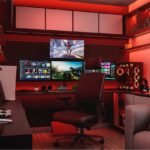 Jogos Como Serviço (GaaS): Por Que Esse Modelo Continua Crescendo em 2025 interior design, home office, modern interior, bedroom, study, pc, earphone, headphones, music, sound, technology, games, playstation, gamer, ps4, ps5, console, play, xbox, red, space red, night, led, dark, render
